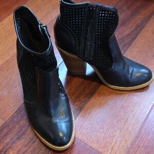 Gray Brand Ankle Boots with Suede Accent Cutout Design